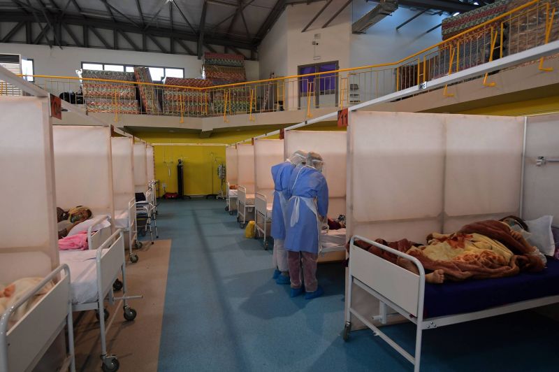 En Tunisie, les hôpitaux se remplissent et le vaccin tarde