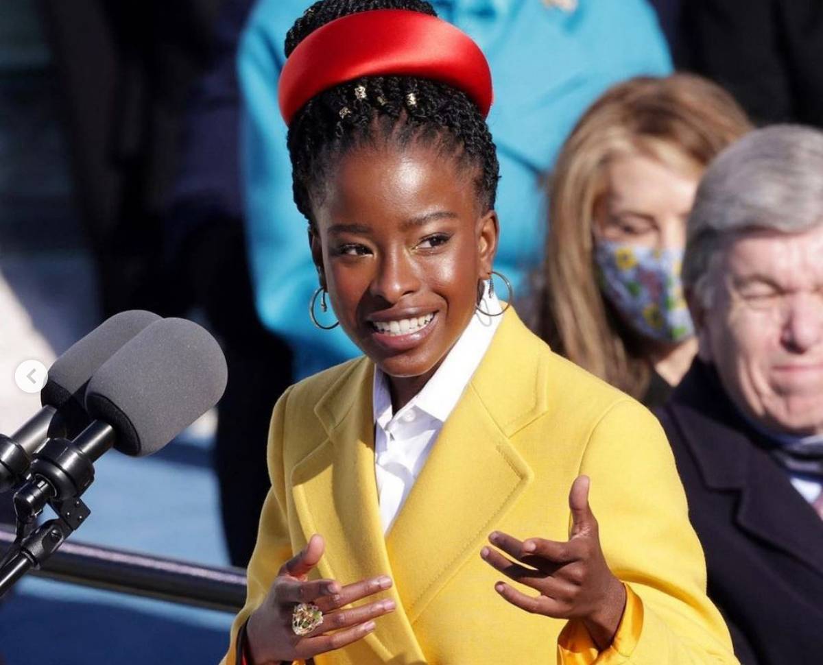 Amanda Gorman, une apparition qui a volé la vedette au nouveau président