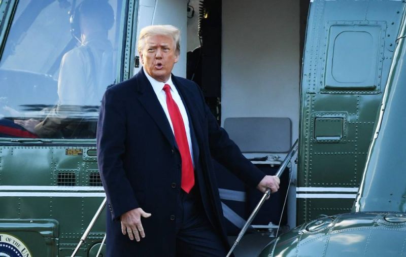 Des avocats de Trump jettent l'éponge avant son procès en destitution selon des médias US