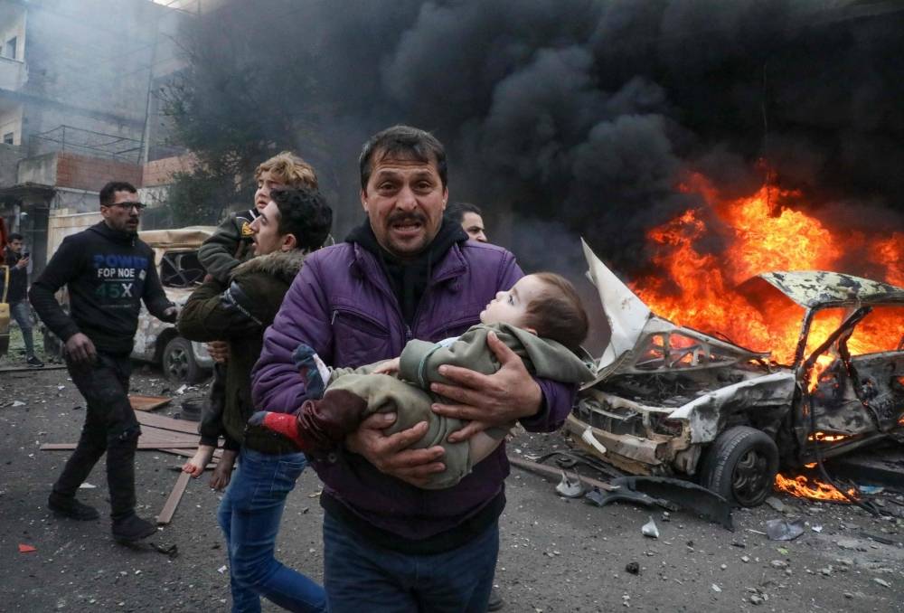 Douze morts, dont sept civils, dans deux attentats à la voiture piégée