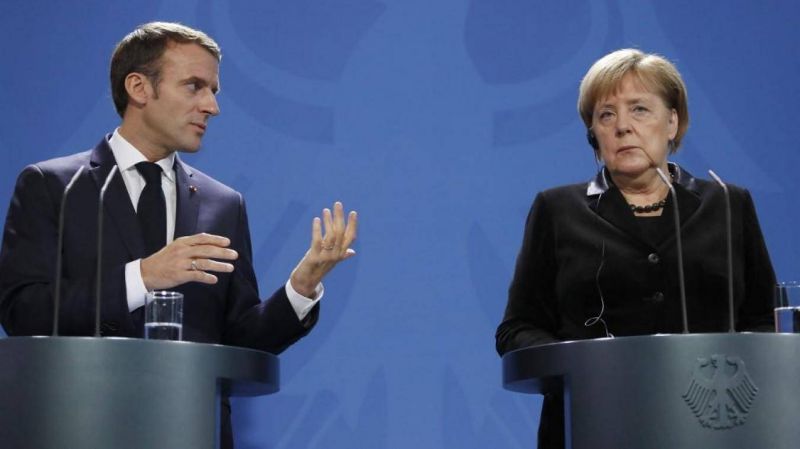 Macron et Merkel font bloc derrière la Commission sur les vaccins
