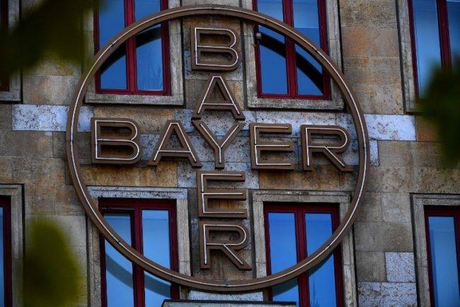 Le géant de la pharmacie Bayer va produire le vaccin de ...