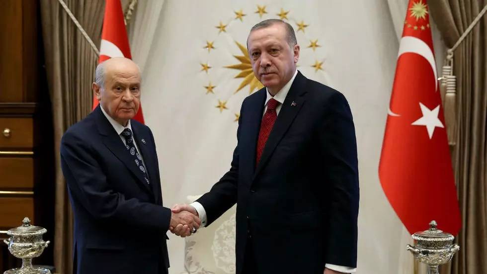 L'allié d'Erdogan lui aussi pour une nouvelle Constitution
