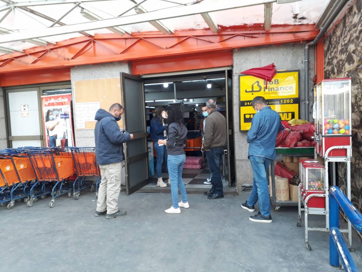 « Je n’ai pas internet, laissez-moi entrer s’il vous plaît »
