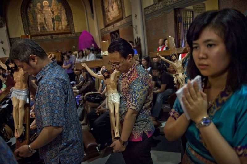 Deux chrétiens flagellés à Aceh en vertu de la loi islamique - L'Orient-Le  Jour