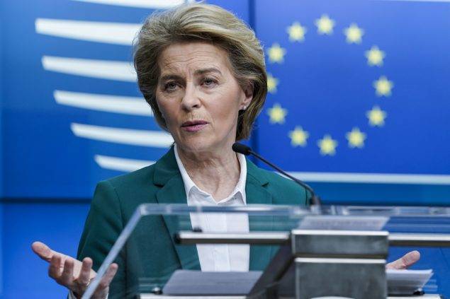 Von der Leyen rejette les critiques sur la stratégie vaccinale