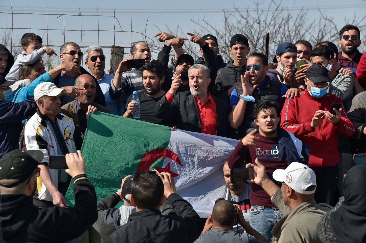 Premières libérations de détenus d’opinion en Algérie