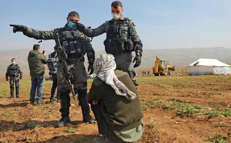 Planter, détruire, replanter : guerre d'usure entre Israéliens et bédouins dans le Jourdain