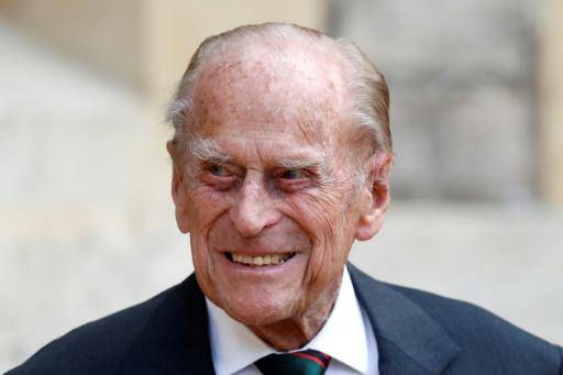 Le prince Philip, l'époux de la reine Elizabeth, restera hospitalisé ce week-end