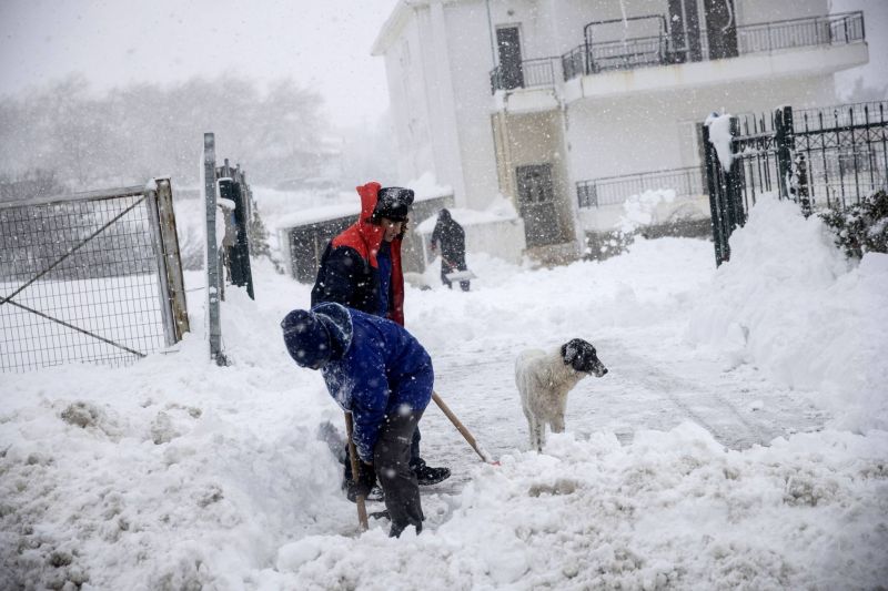 La Grèce sous la neige, perturbations du réseau routier et maritime
