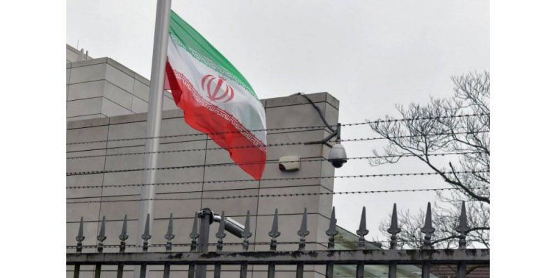 Un octogénaire irano-américain malade empêché de quitter l'Iran, dit son fils