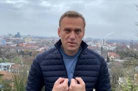 L'opposant russe Navalny condamné dans deux affaires et menacé de camp de travail