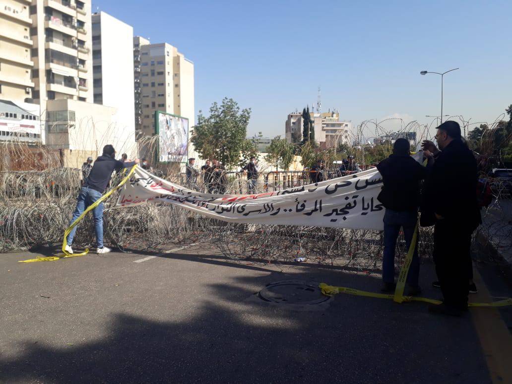 Des dizaines de manifestants devant le tribunal militaire, l'audience des activistes poursuivis pour Des dizaines de manifestants devant le tribunal militaire, l'audience des activistes poursuivis pour