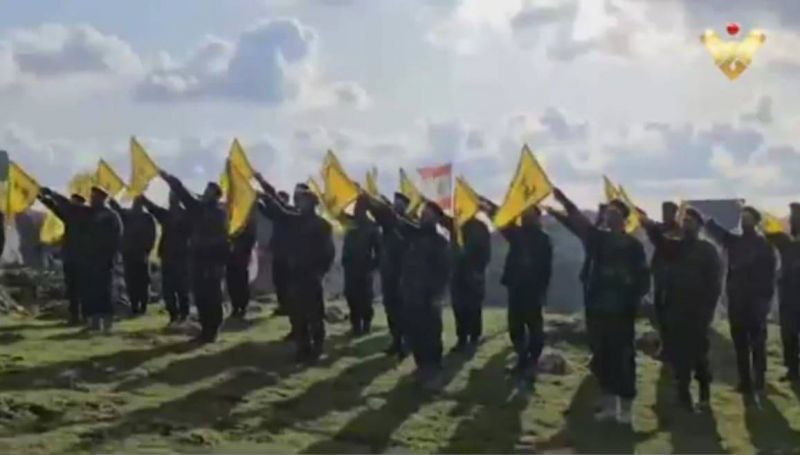 Des combattants du Hezbollah prêtent serment face à la frontière avec Israël