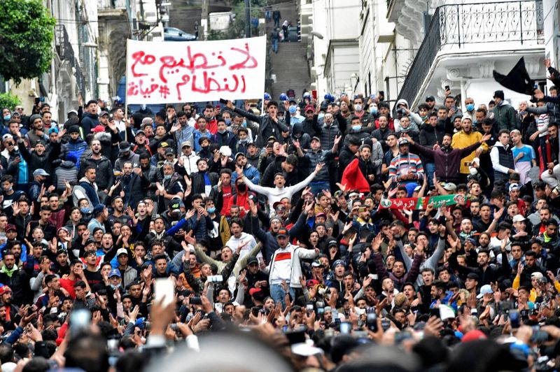 Après un an d’arrêt, le Hirak renoue en force avec la rue Après un an d’arrêt, le Hirak renoue en force avec la rue