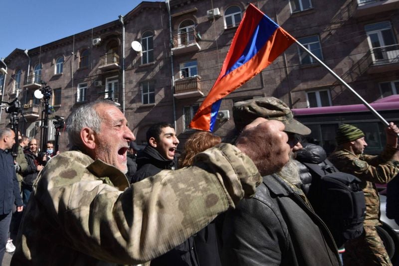 Des milliers de manifestants opposés à Pachinian de nouveau dans la rue Des milliers de manifestants opposés à Pachinian de nouveau dans la rue