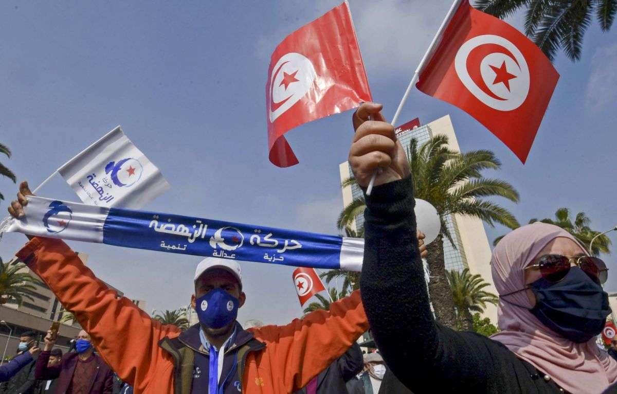 Ennahdha, principal parti au pouvoir, mobilise ses partisans dans la rue