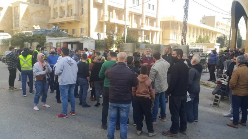 Sit-in devant le Sérail pour réclamer la démission du gouverneur du Liban-Nord
