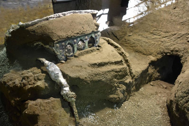 Découverte d'un char de l'époque romaine près de Pompéi