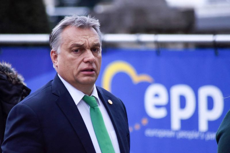 Menacé, le parti d'Orban quitte le groupe PPE au Parlement européen