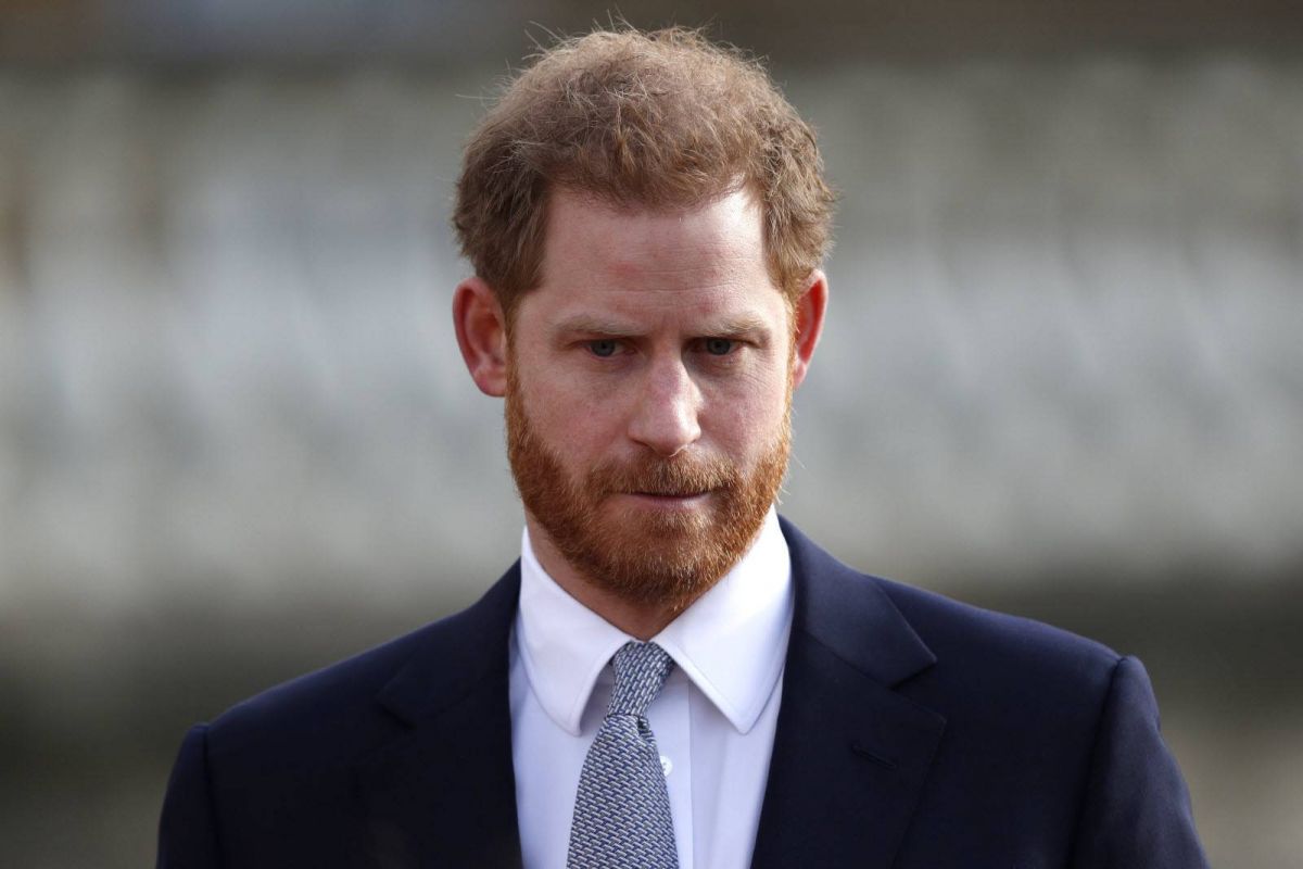 Le prince Harry dénonce la presse britannique qui détruisait sa 
