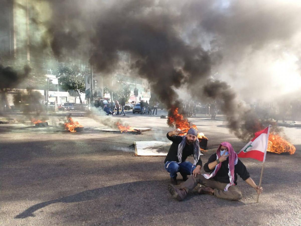 De nombreuses routes bloquées à travers le Liban pour le 4e jour consécutif