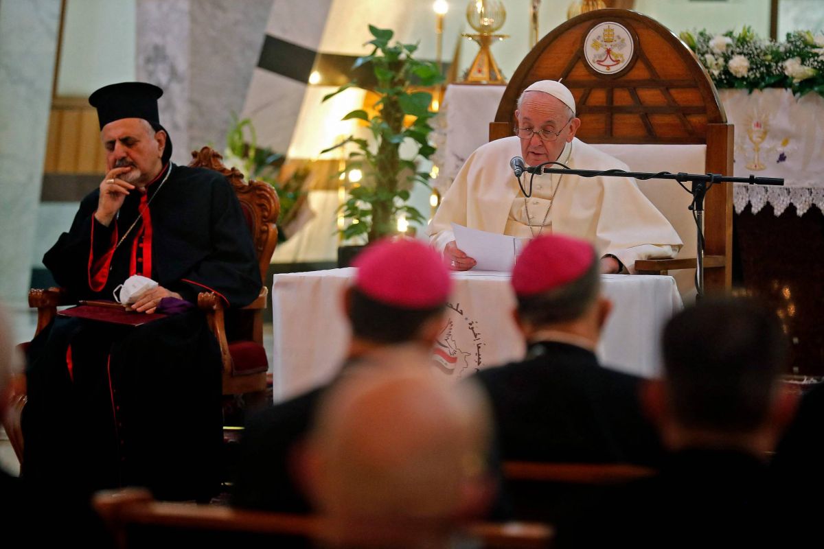 « Que se taisent les armes ! » lance le pape en visite historique en Irak