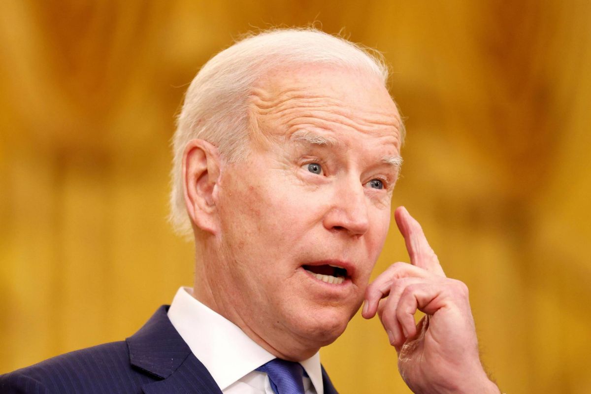 Joe Biden avance et impose son style, sans tweets rageurs