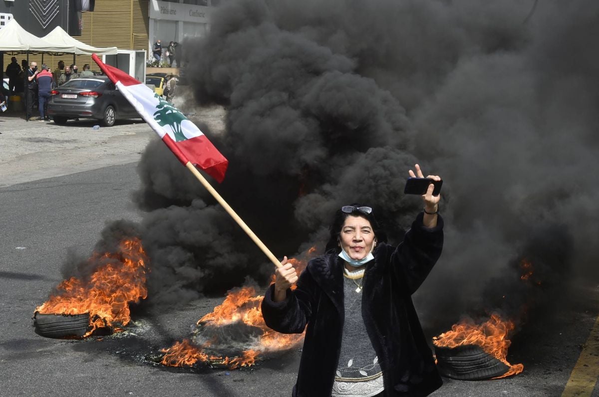 Roadblocks enter their second week as protesters vent anger at authorities Roadblocks enter their second week as protesters vent anger at authorities