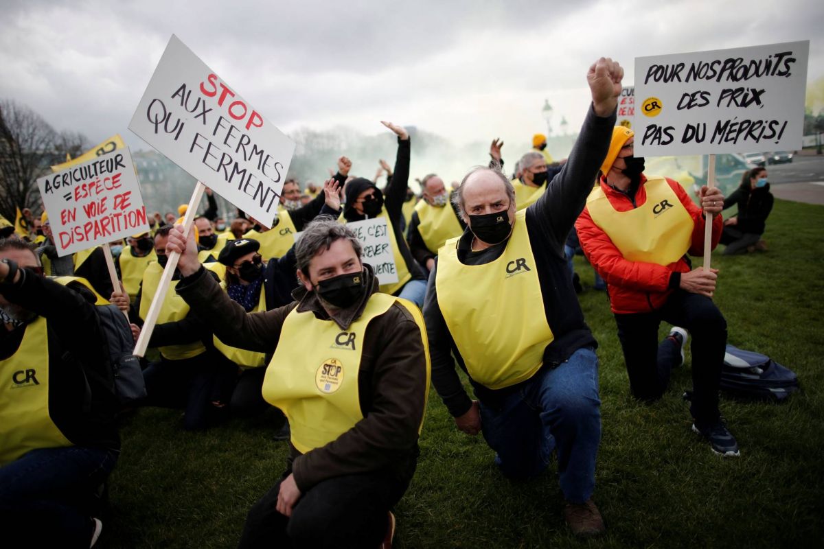 Des agriculteurs alertent sur les suicides et les 