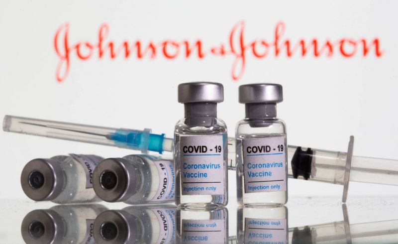 Des pays européens suspendent le vaccin d'AstraZeneca, celui de J&J validé par l'UE