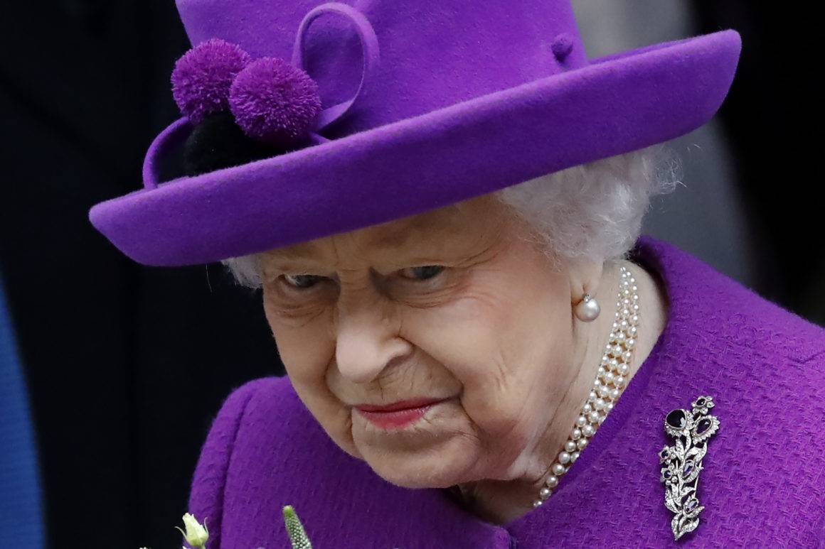 Harry et Meghan: la reine tend une main... ferme