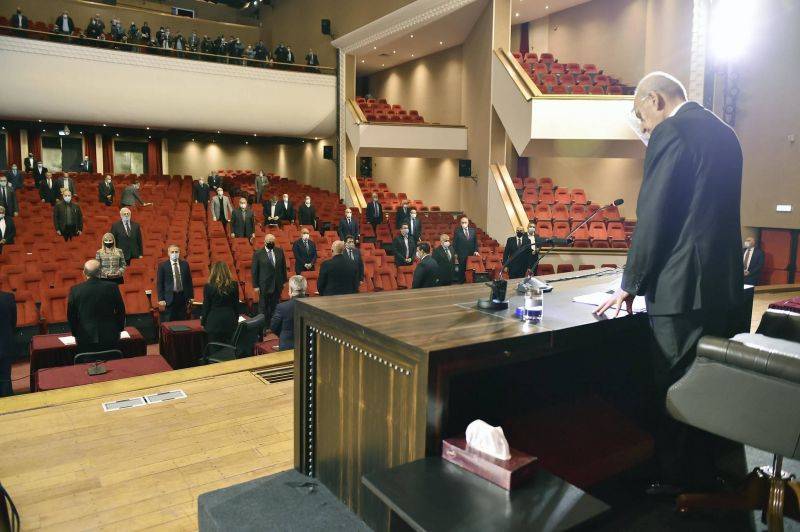 Le Parlement approuve le prêt de la BM, mais en réduit la transparence