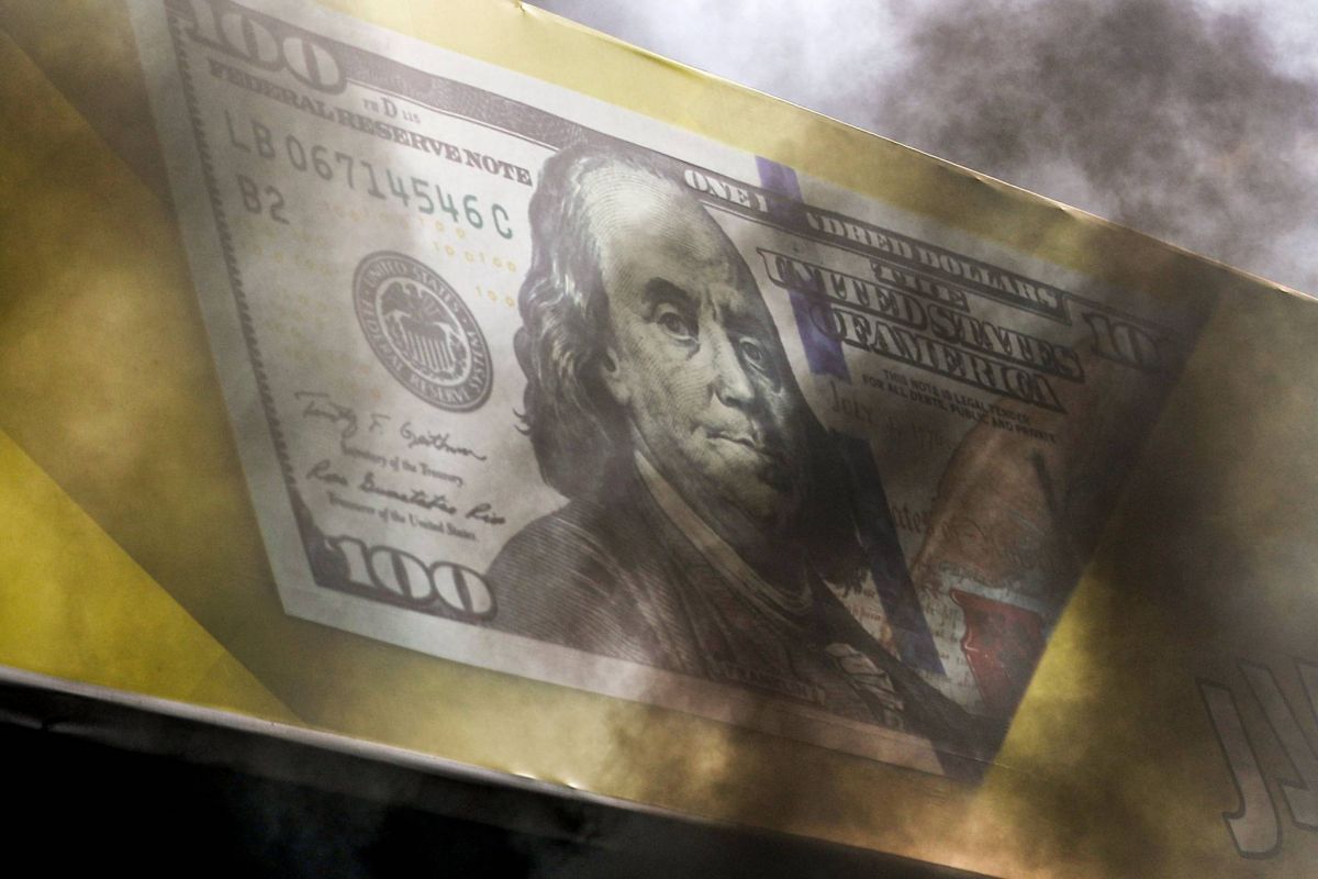 La livre poursuit sa chute et dépasse les 13.000 L.L. pour un dollar