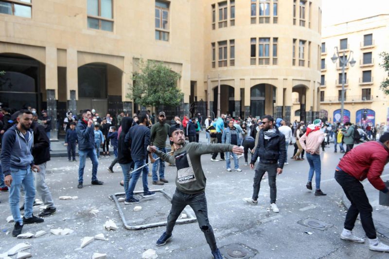Les Libanais battent à nouveau le pavé à Beyrouth et en province