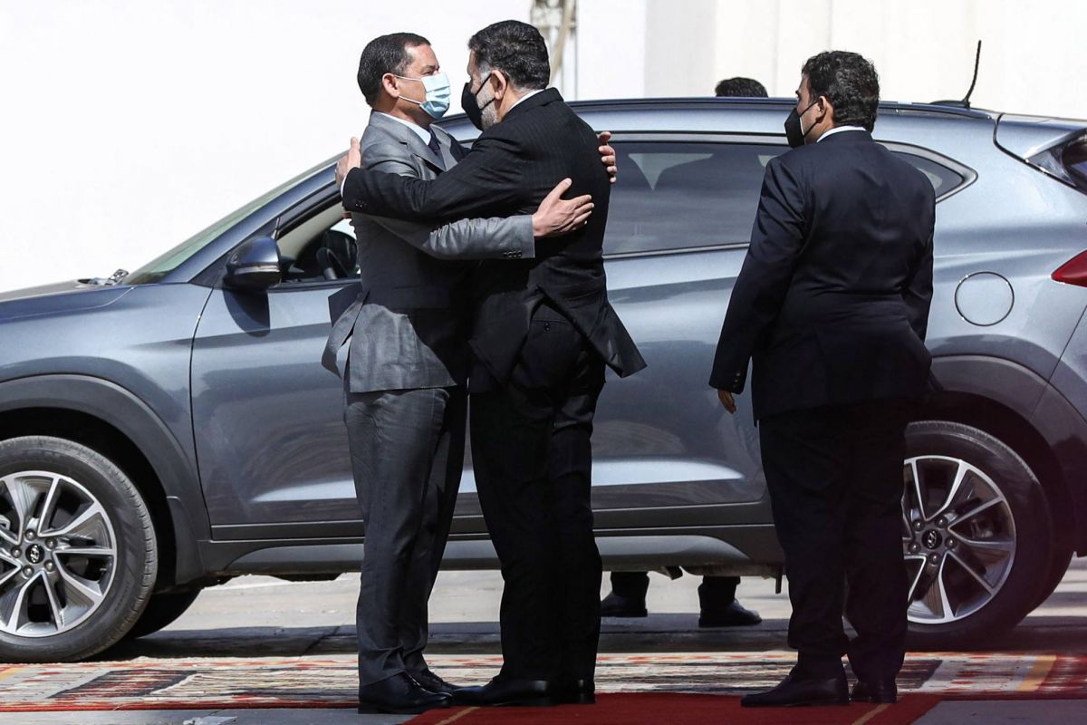 Le gouvernement Sarraj remet le pouvoir aux nouvelles autorités Le gouvernement Sarraj remet le pouvoir aux nouvelles autorités