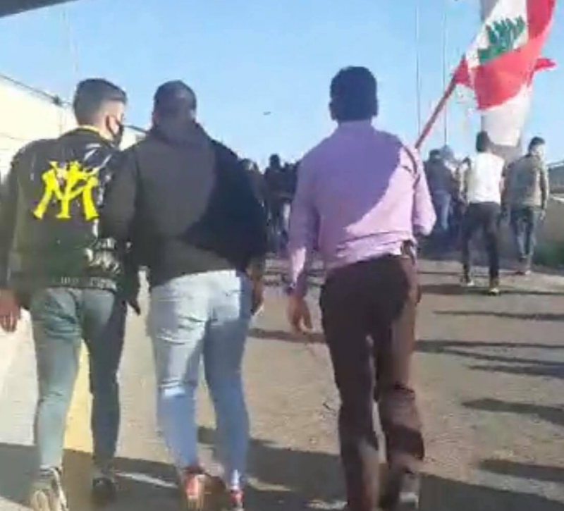 Des dizaines de manifestants rebroussent chemin après s'être approchés du palais de Baabda
