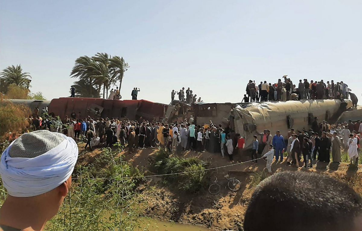 Sissi promet des sanctions contre les responsables de la catastrophe ferroviaire