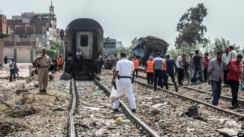Au moins 32 morts dans la collision de deux trains de passagers