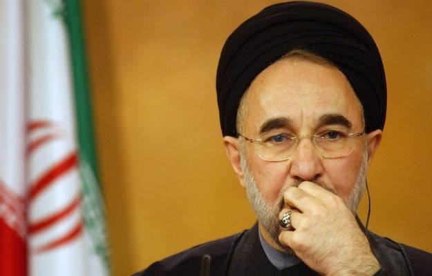 L'ex-président Khatami raillé pour ses 
