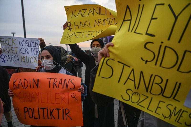 L’abandon d’un traité protégeant les femmes divise les féministes turcs