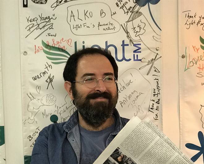 Malgré la crise, Light FM enrichit son bouquet de chroniques rassemblées dans « Sunny Side Up »