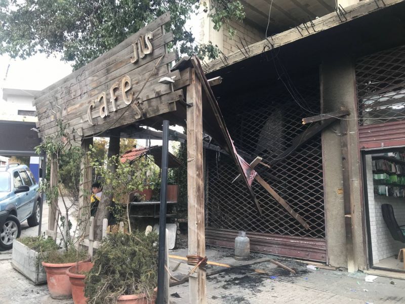 Incendie dans un café au Hermel visé par des tirs, pas de victimes