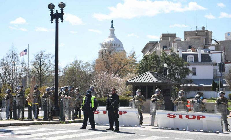 Un policier tué dans une nouvelle attaque contre le Capitole à Washington