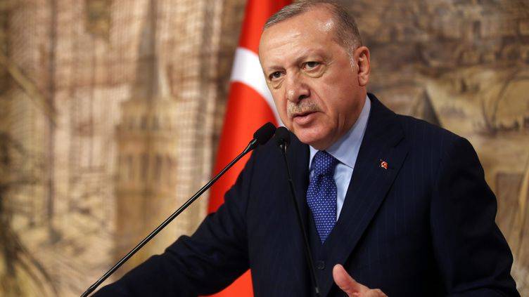 Erdogan fulmine contre des amiraux retraités pour avoir critiqué un de ses projets