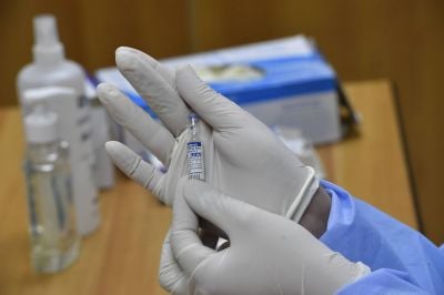 Face aux ratés de la campagne publique, le Courant du Futur élabore son propre programme de vaccination