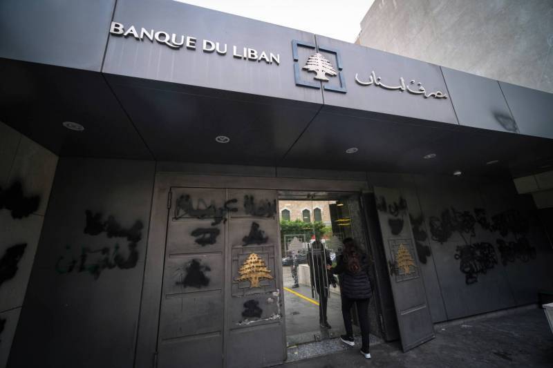 Lebanon's woes push it to fringes of global finance system