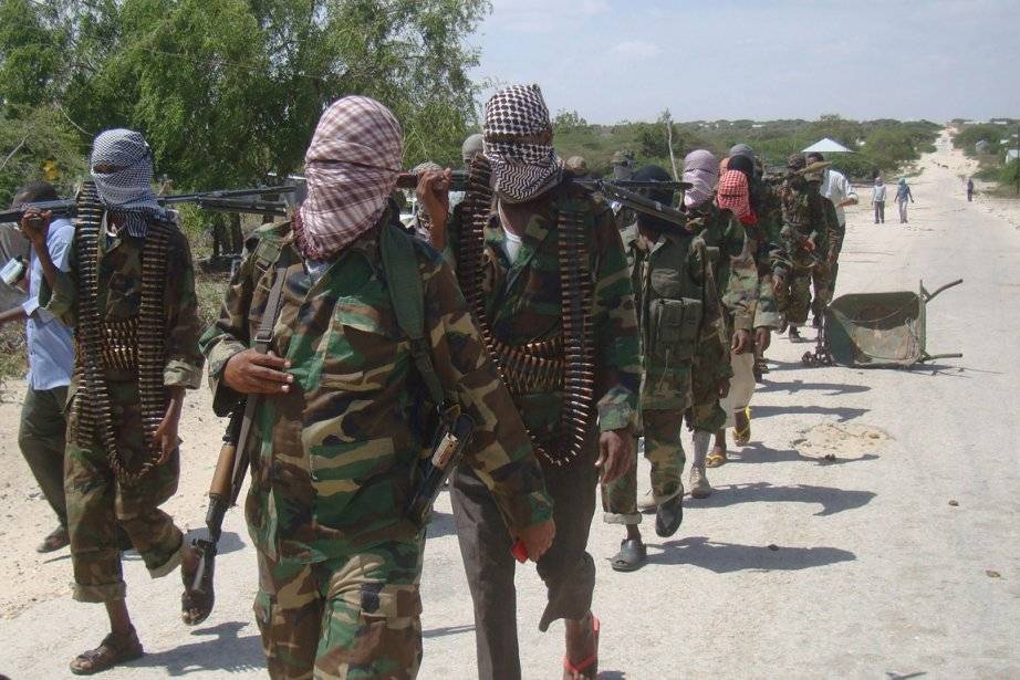 Les chebab attaquent deux bases militaires