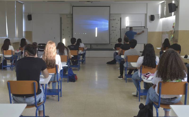 Reprise de l’année scolaire en mode hybride à partir du 21 avril, annonce Majzoub