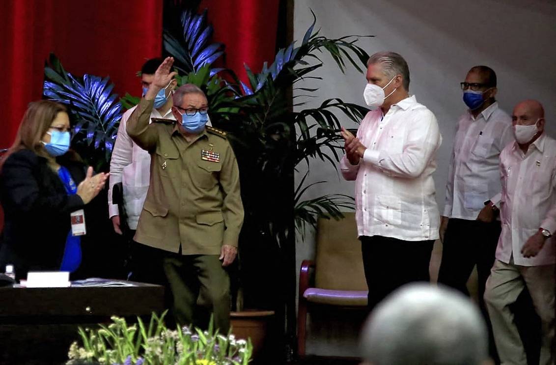 Congrès historique du Parti communiste, départ annoncé de Raul Castro